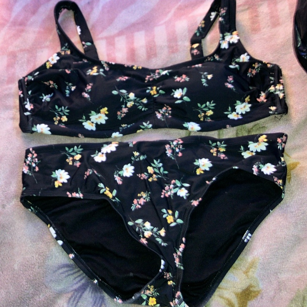 Xhilaration floral XL 2 piece bathing suit